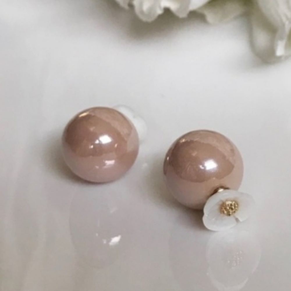 NEW CLASSY DOUBLE SIDED FLOWER STUD EARRINGS - Picture 5 of 6